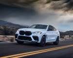 2020 BMW X6 M Competition (Color: Mineral White Metallic; US-Spec) Front Three-Quarter Wallpapers 150x120