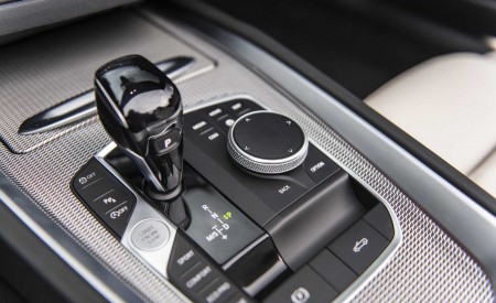 2020 BMW Z4 M40i Roadster (Color: Misano Blue Metallic) Interior Detail Wallpapers 450x275 (32)