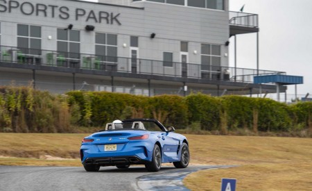 2020 BMW Z4 M40i Roadster (Color: Misano Blue Metallic) Rear Three-Quarter Wallpapers 450x275 (21)
