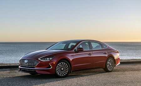 2020 Hyundai Sonata Hybrid Front Three-Quarter Wallpapers 450x275 (5)