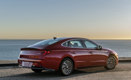 2020 Hyundai Sonata Hybrid Rear Three-Quarter Wallpapers 450x275 (4)