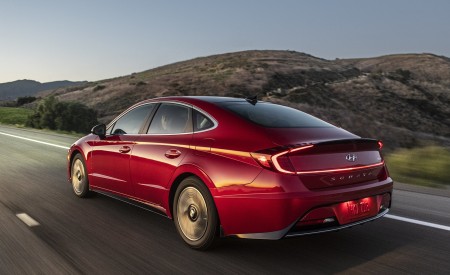 2020 Hyundai Sonata Hybrid Rear Three-Quarter Wallpapers 450x275 (2)