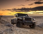 2020 Jeep Gladiator Mojave Front Three-Quarter Wallpapers 150x120 (35)