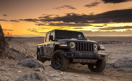 2020 Jeep Gladiator Mojave Front Three-Quarter Wallpapers 450x275 (35)
