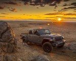 2020 Jeep Gladiator Mojave Front Three-Quarter Wallpapers 150x120 (36)
