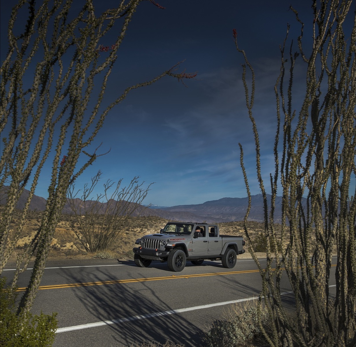 2020 Jeep Gladiator Mojave Front Three-Quarter Wallpapers (8)