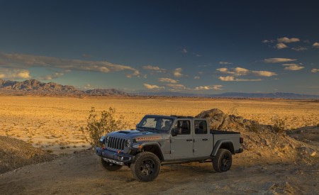 2020 Jeep Gladiator Mojave Front Three-Quarter Wallpapers 450x275 (44)
