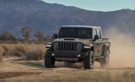 2020 Jeep Gladiator Mojave Front Three-Quarter Wallpapers 450x275 (11)