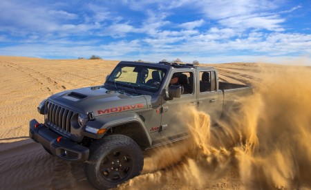 2020 Jeep Gladiator Mojave Off-Road Wallpapers 450x275 (28)