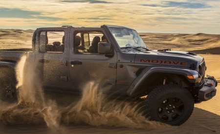 2020 Jeep Gladiator Mojave Off-Road Wallpapers 450x275 (16)