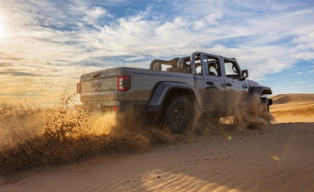 2020 Jeep Gladiator Mojave Off-Road Wallpapers 450x275 (18)