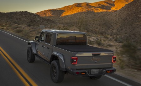 2020 Jeep Gladiator Mojave Rear Three-Quarter Wallpapers 450x275 (12)
