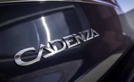 2020 Kia Cadenza Badge Wallpapers 450x275 (20)