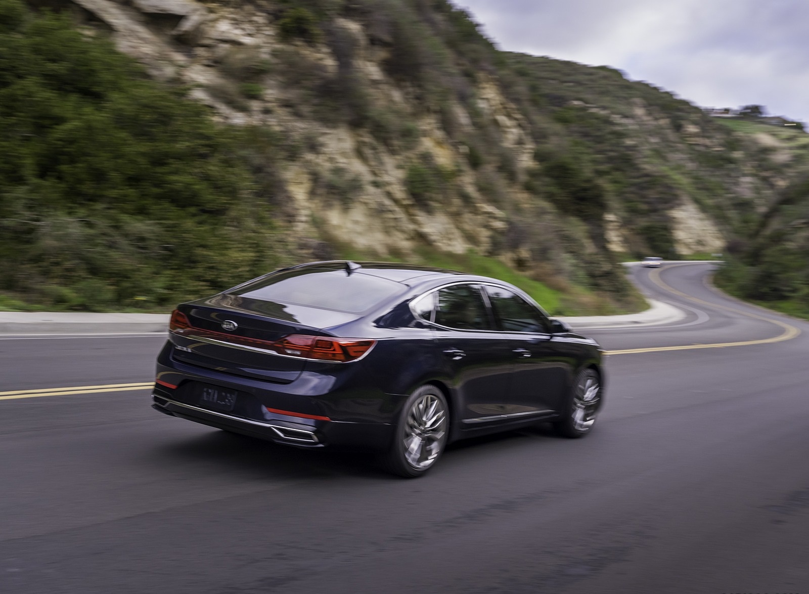 2020 Kia Cadenza Rear Three-Quarter Wallpapers (10)