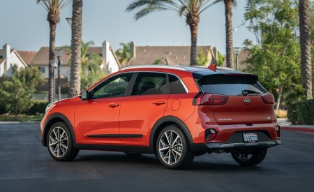 2020 Kia Niro Hybrid Rear Three-Quarter Wallpapers 450x275 (29)