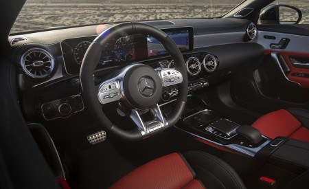 2020 Mercedes-AMG CLA 45 (US-Spec) Interior Wallpapers 450x275 (70)