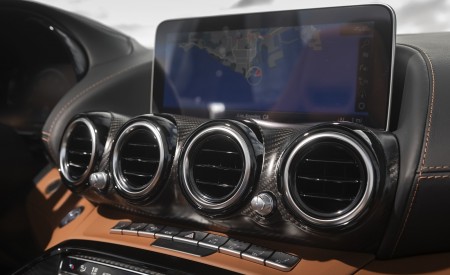 2020 Mercedes-AMG GT R Roadster (US-Spec) Central Console Wallpapers 450x275 (75)