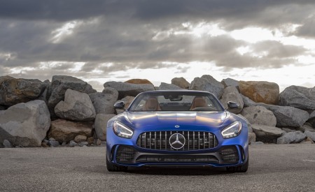 2020 Mercedes-AMG GT R Roadster (US-Spec) Front Three-Quarter Wallpapers 450x275 (36)