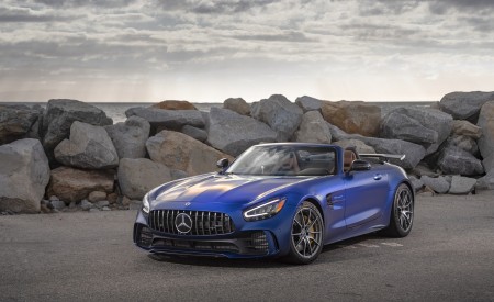 2020 Mercedes-AMG GT R Roadster (US-Spec) Front Three-Quarter Wallpapers 450x275 (34)
