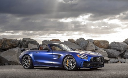 2020 Mercedes-AMG GT R Roadster (US-Spec) Front Three-Quarter Wallpapers 450x275 (35)