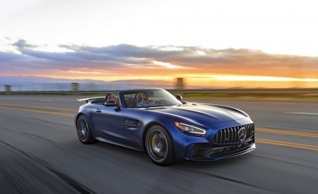 2020 Mercedes-AMG GT R Roadster (US-Spec) Front Three-Quarter Wallpapers 450x275 (23)