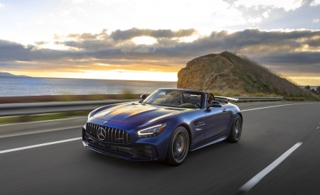 2020 Mercedes-AMG GT R Roadster (US-Spec) Front Three-Quarter Wallpapers 450x275 (6)
