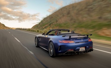 2020 Mercedes-AMG GT R Roadster (US-Spec) Rear Three-Quarter Wallpapers 450x275 (20)