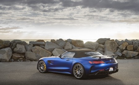 2020 Mercedes-AMG GT R Roadster (US-Spec) Rear Three-Quarter Wallpapers 450x275 (40)