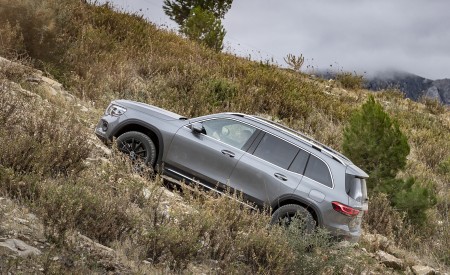 2020 Mercedes-Benz GLB 200 d 4MATIC (Color: Mountain Gray Metallic) Off-Road Wallpapers 450x275 (108)