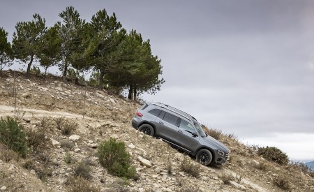 2020 Mercedes-Benz GLB 200 d 4MATIC (Color: Mountain Gray Metallic) Off-Road Wallpapers 450x275 (105)