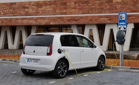 2020 Skoda Citigo iV Plug-In Hybrid Charging Wallpapers 450x275 (49)