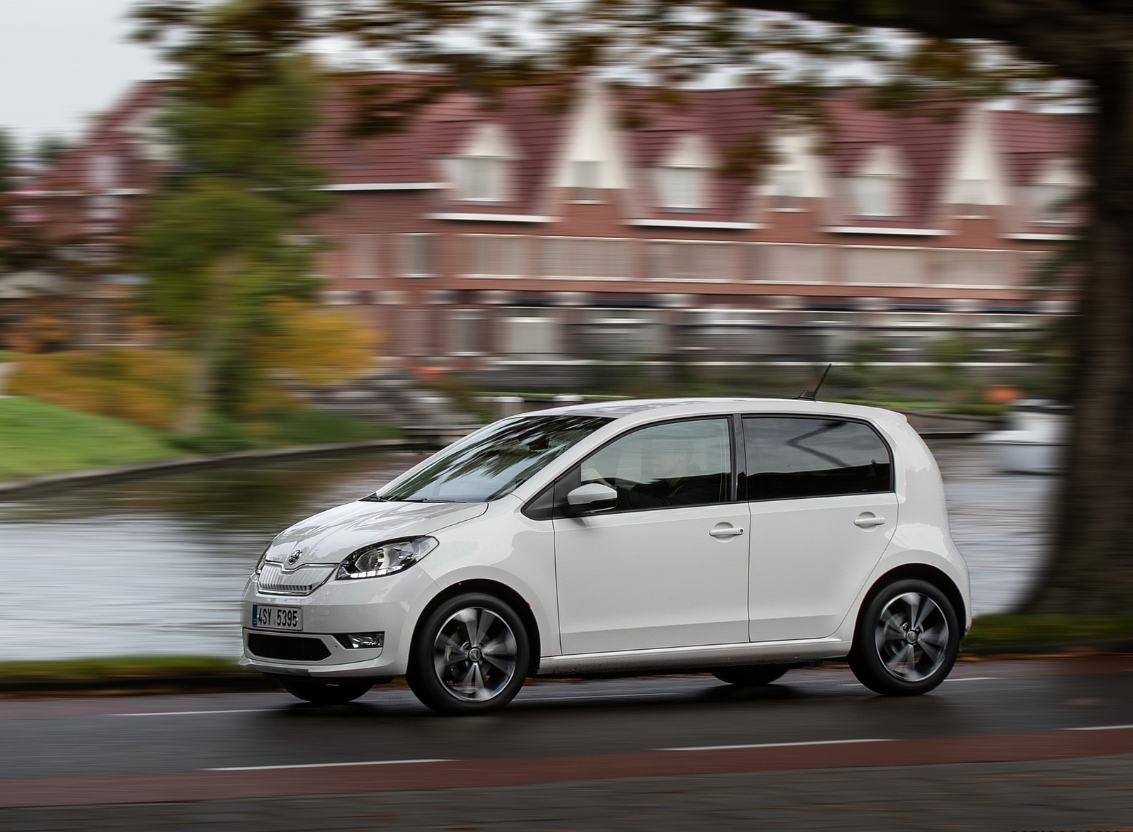 2020 Skoda Citigo iV Plug-In Hybrid Front Three-Quarter Wallpapers (13)