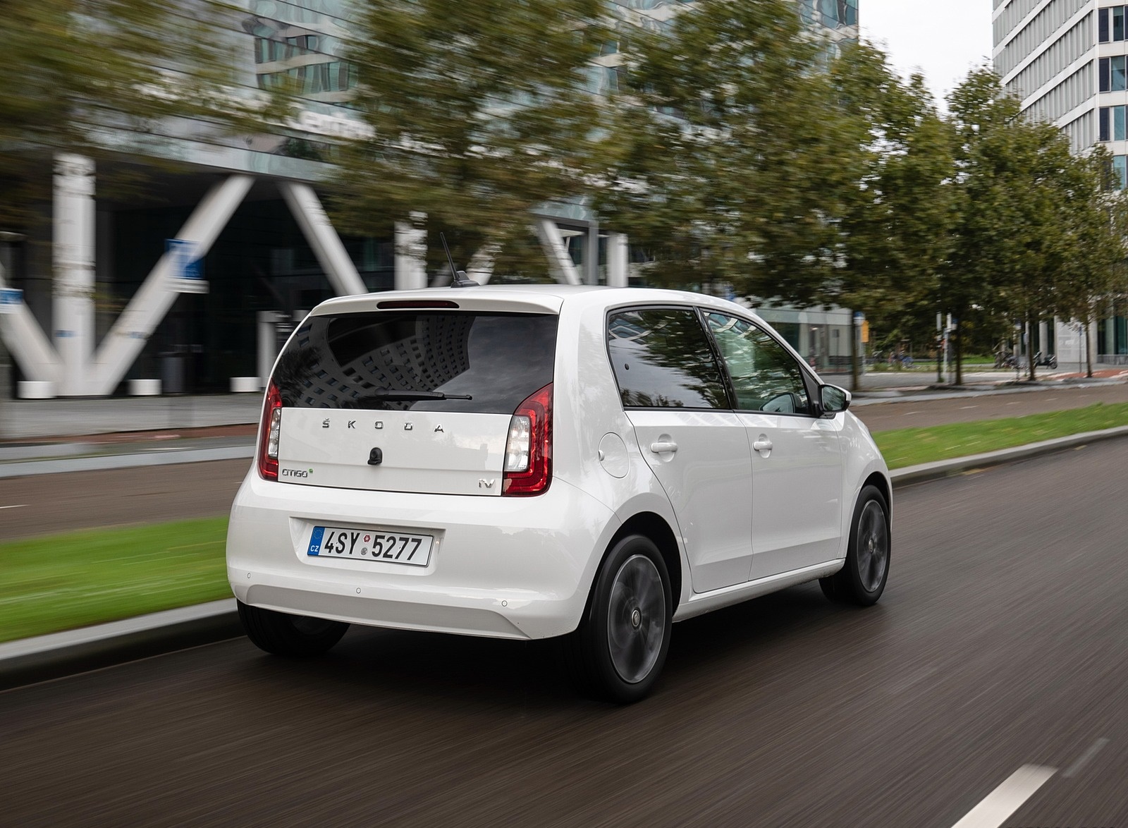 2020 Skoda Citigo iV Plug-In Hybrid Rear Three-Quarter Wallpapers (9)