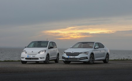 2020 Skoda Citigo iV Plug-In Hybrid and Skoda Superb iV Wallpapers 450x275 (76)