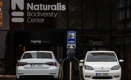 2020 Skoda Citigo iV Plug-In Hybrid and Skoda Superb iV Wallpapers 450x275 (80)