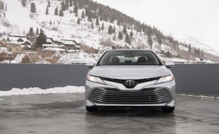 2020 Toyota Camry XLE AWD Front Wallpapers 450x275 (6)