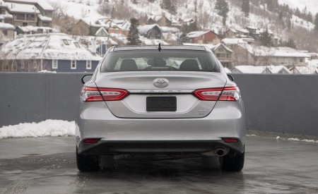 2020 Toyota Camry XLE AWD Rear Wallpapers 450x275 (9)