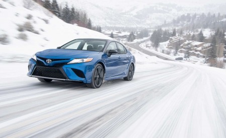 2020 Toyota Camry XSE AWD Front Three-Quarter Wallpapers 450x275 (9)