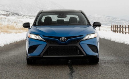 2020 Toyota Camry XSE AWD Front Wallpapers 450x275 (41)