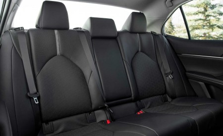 2020 Toyota Camry XSE AWD Interior Rear Seats Wallpapers 450x275 (61)