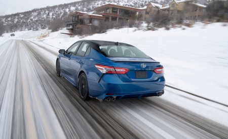 2020 Toyota Camry XSE AWD Rear Wallpapers 450x275 (20)