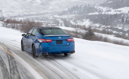 2020 Toyota Camry XSE AWD Rear Wallpapers 450x275 (13)