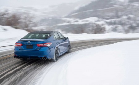 2020 Toyota Camry XSE AWD Rear Wallpapers 450x275 (8)