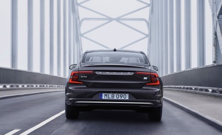 2020 Volvo S90 Recharge T8 plug-in hybrid (Color: Platinum Grey) Rear Wallpapers 450x275 (2)