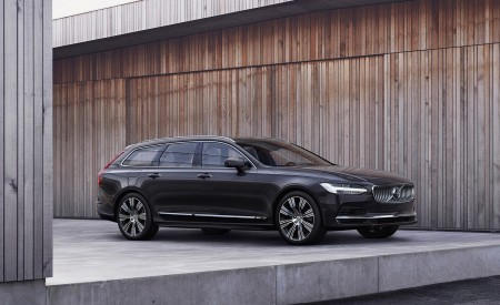 2020 Volvo V90 Recharge T8 plug-in hybrid (Color: Platinum Grey) Front Three-Quarter Wallpapers 450x275 (5)