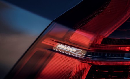 2020 Volvo XC60 T8 Twin Engine Plug-In Hybrid AWD (Color: Osmium Grey Metallic) Detail Wallpapers 450x275 (13)