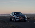 2020 Volvo XC60 T8 Twin Engine Plug-In Hybrid AWD (Color: Osmium Grey Metallic) Front Three-Quarter Wallpapers 150x120