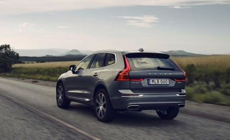 2020 Volvo XC60 T8 Twin Engine Plug-In Hybrid AWD (Color: Osmium Grey Metallic) Rear Three-Quarter Wallpapers 450x275 (2)