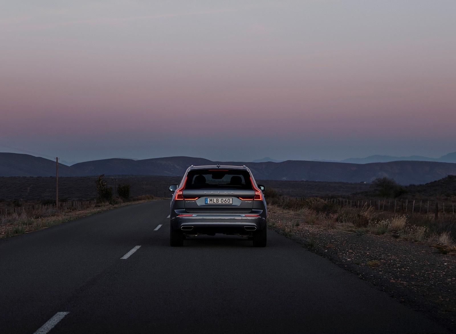 2020 Volvo XC60 T8 Twin Engine Plug-In Hybrid AWD (Color: Osmium Grey Metallic) Rear Wallpapers #9 of 13