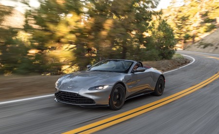 2021 Aston Martin Vantage Roadster (Color: Spirit Silver; US-Spec) Front Three-Quarter Wallpapers 450x275 (97)